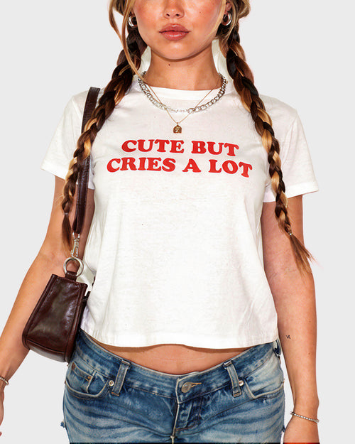 T-shirt da neonato "Carino ma piange molto"